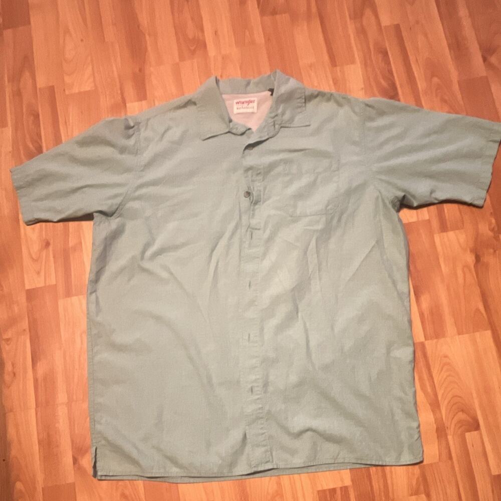 Wrangler Authentics Men's XLT Green Solid Woven Cotton Pocket Shirt SS
